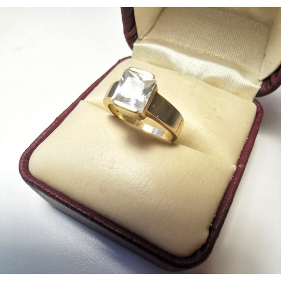 Vintage 10K Yellow Gold Ring w/ Princess Cut Clear Stone – Signed RC Size 4 - Picture 15 of 16